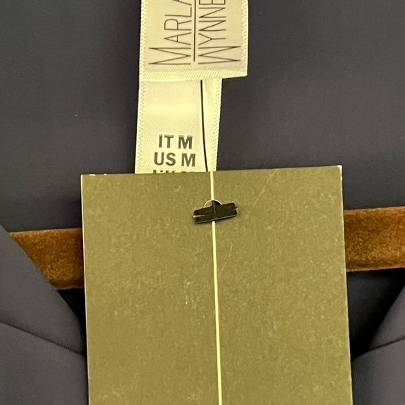 Classically Simple Navy Blouse - Picture 5 of 6